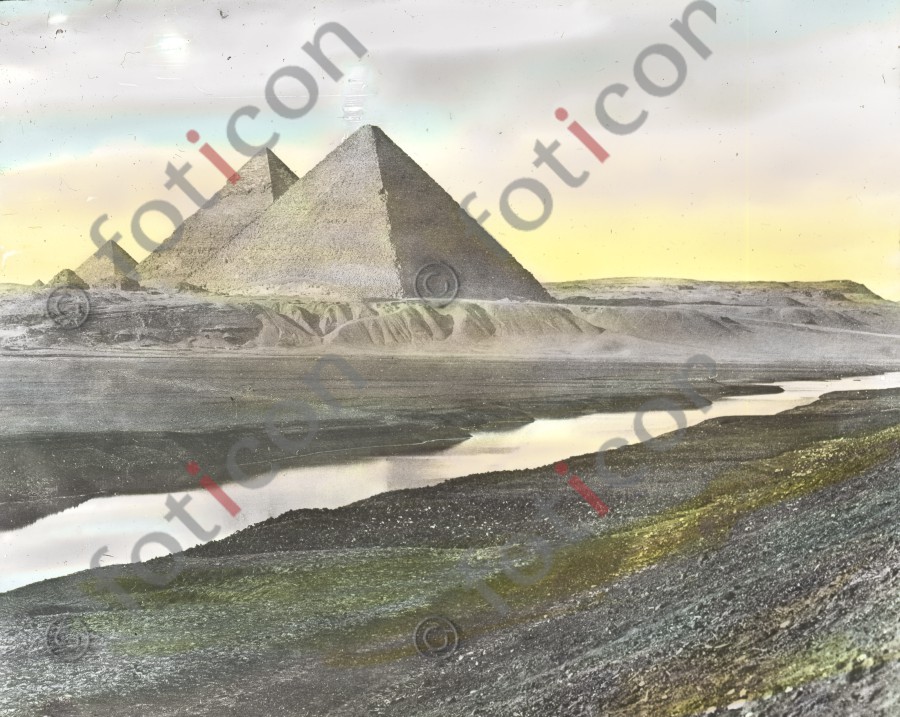 Pyramiden von Gizeh | Pyramids of Giza (foticon-simon-008-019.jpg)